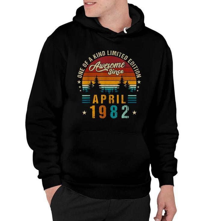 Vintage 40Th Birthday Awesome Since April 1982 Epic Legend  Hoodie