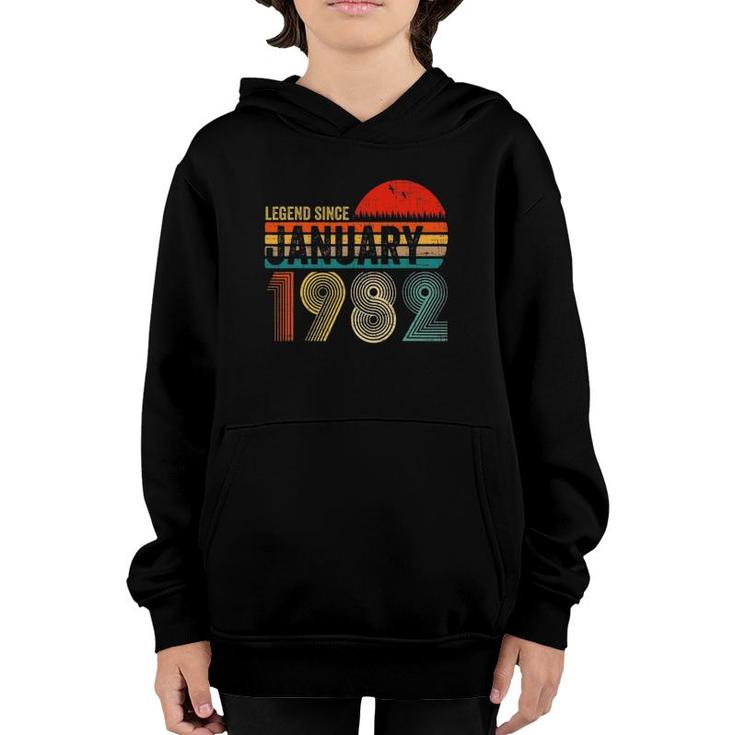39 Years Old Retro Birthday Gift Legend Since January 1982 Ver2 Youth Hoodie