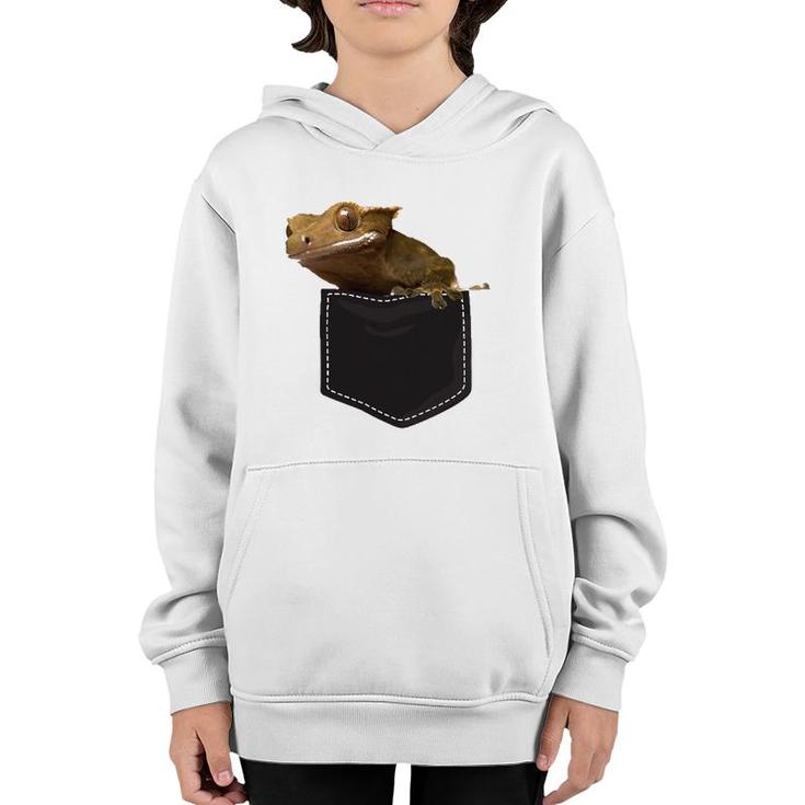 Crested Gecko Pocket Badge Youth Hoodie