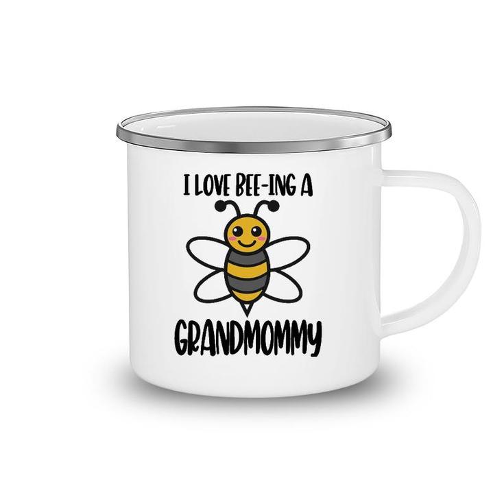 Funny Grandmommy To Bee Grandma Bee Pun Camping Mug