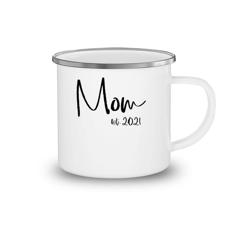 Mom Est 2021 New Mommy Announcement Mother's Day Graphic Camping Mug