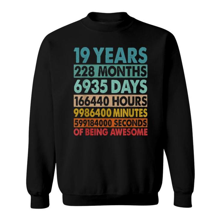 19 Years Old 19Th Birthday Vintage Retro  Sweatshirt