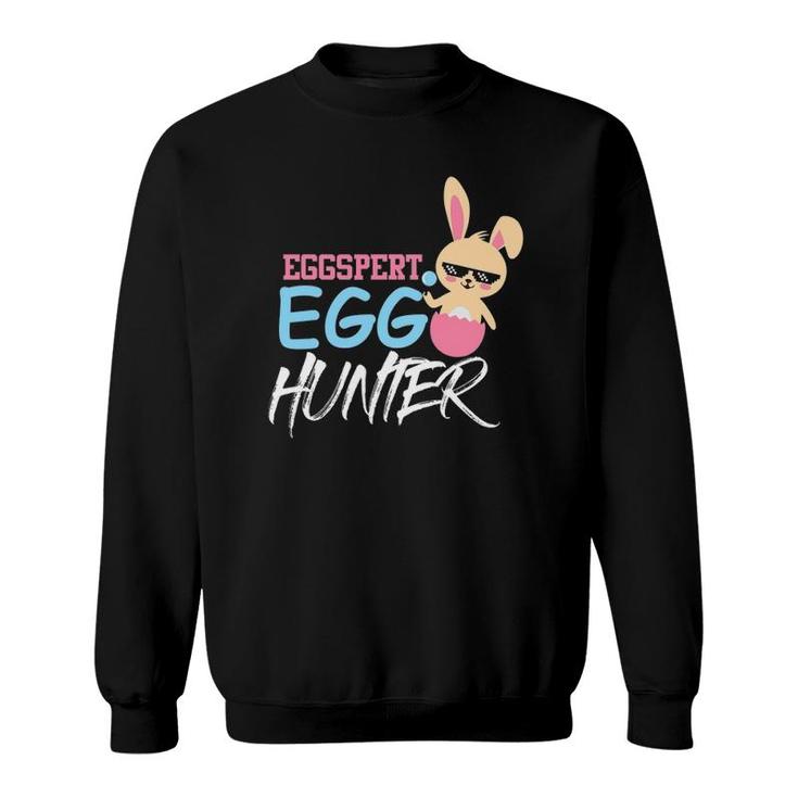 Eggspert Egg Hunter Funny Easter For Men Women Kids Sweatshirt