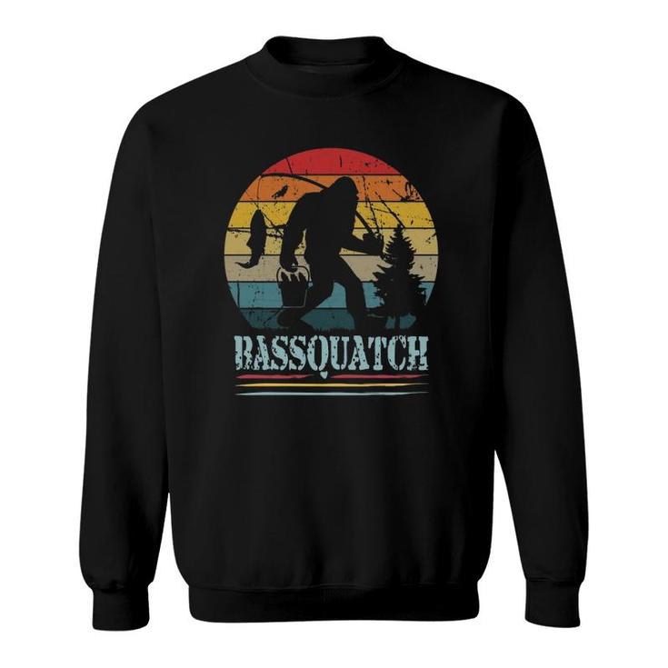 Bassquatch Funny Bigfoot Fishing T Shirt Outdoor Premium Sasquatch Bass  Fish Tee