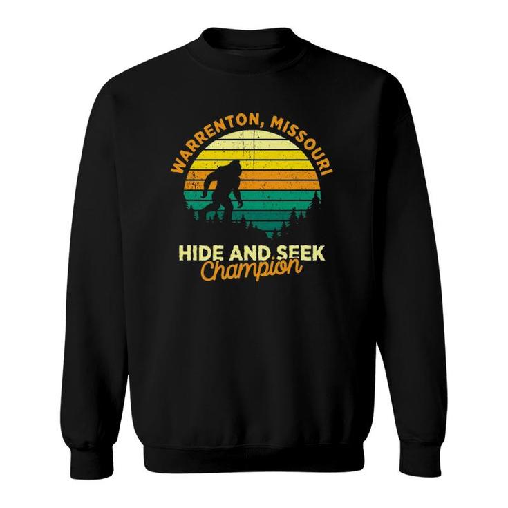 Retro Warrenton, Missouri Bigfoot Souvenir Sweatshirt