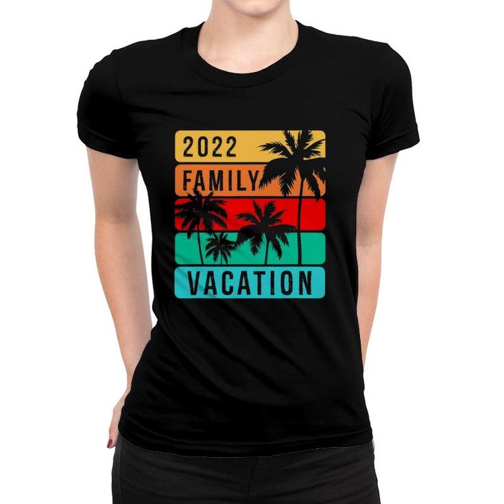 Family Vacation 2022 Beach Vintage Retro Women T-shirt