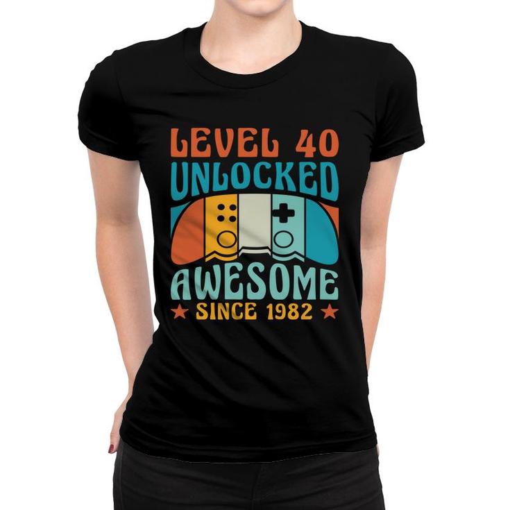 Level 40 Unlocked Awesome 1982 40Th Birthday Man Video Game Women T-shirt