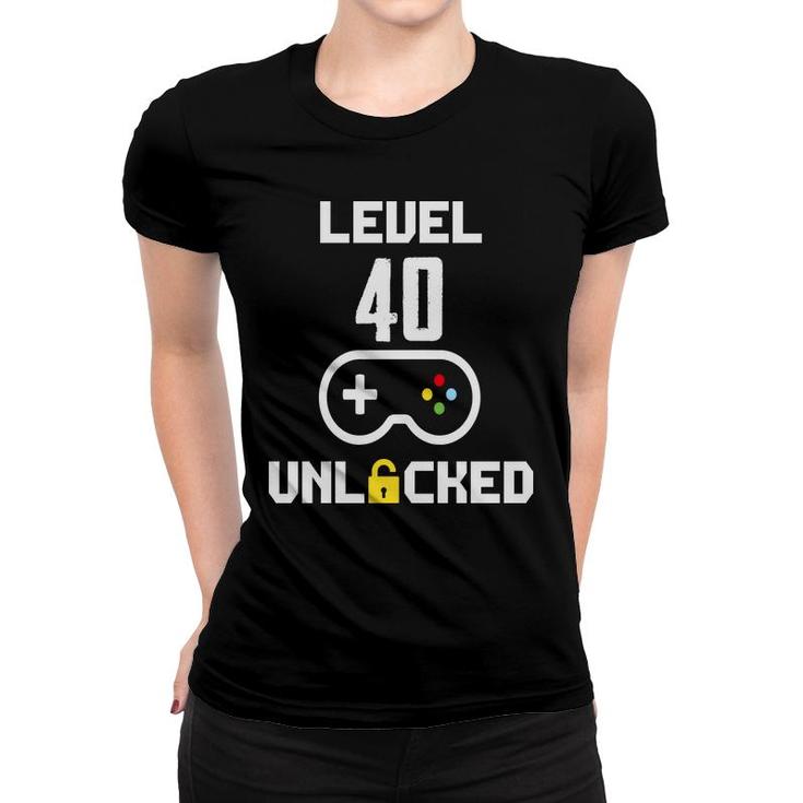 Level 40 Unlocked Video Game 40Th Birthday Gamer Women T-shirt