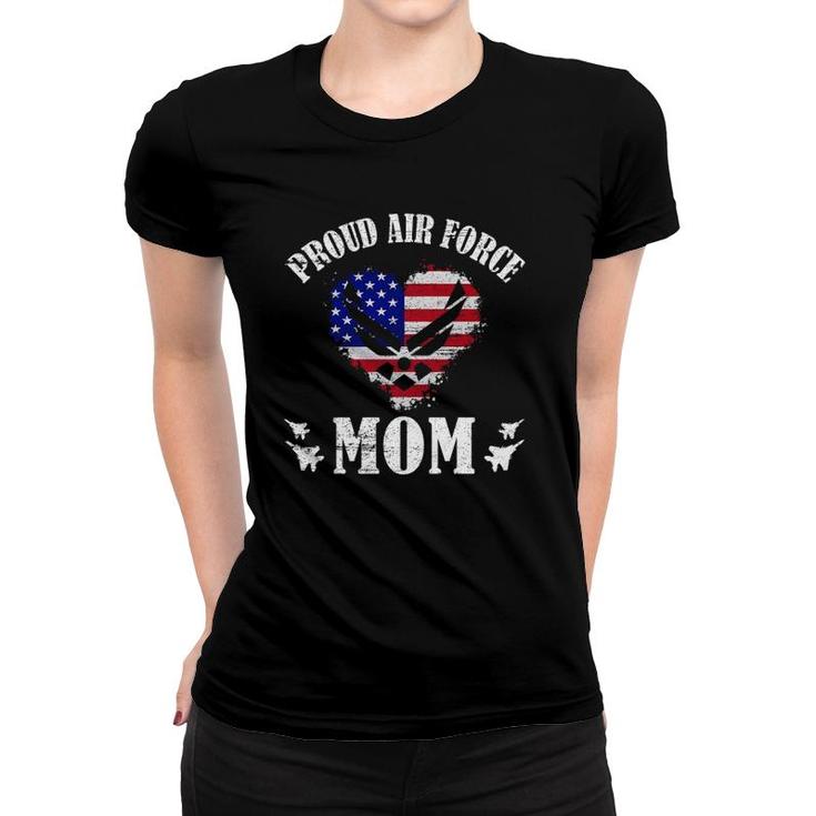 Proud Air Force Mom American Flag Heart Military Usaf Emblem Mother’S Day Gift Women T-shirt