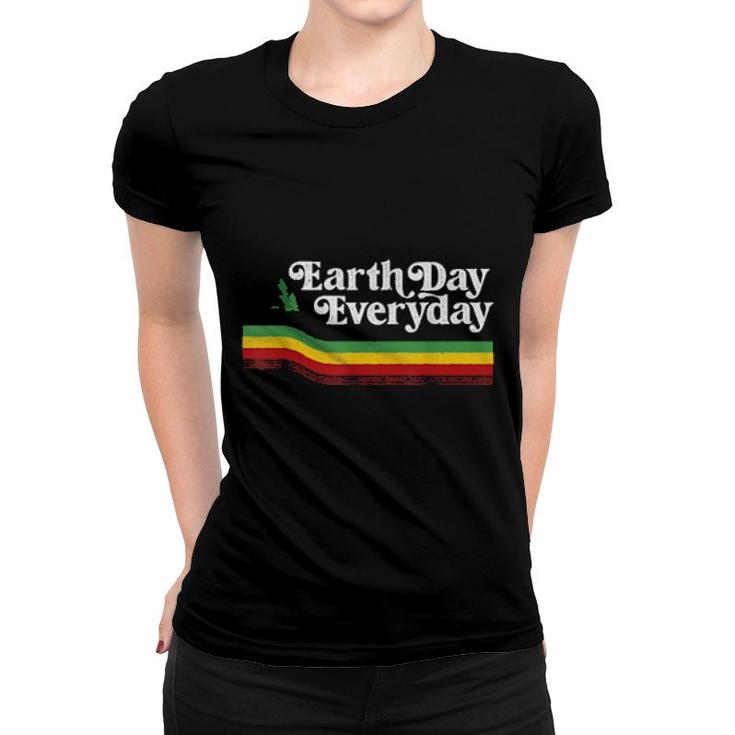 Retro Vintage Earth Day Everyday Rainbow Pine Tree Earth Day  Women T-shirt