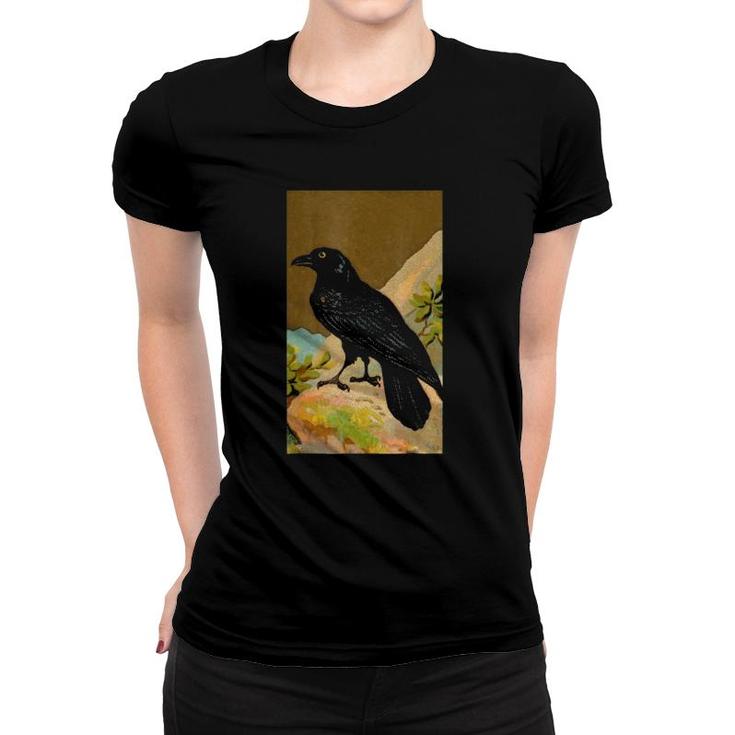 Vintage Raven , Birdwatching Black Bird Women T-shirt