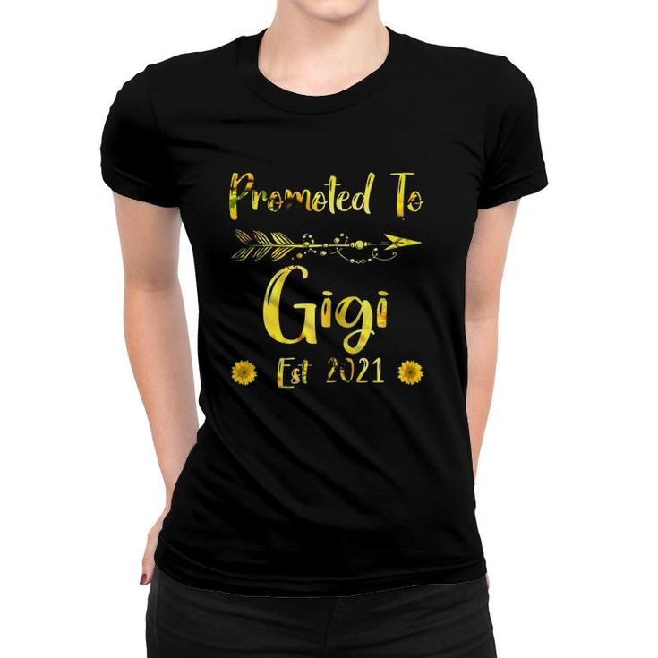 Womens Promoted To Gigi Est 2021 First Time Mom Sunflower Women T-shirt