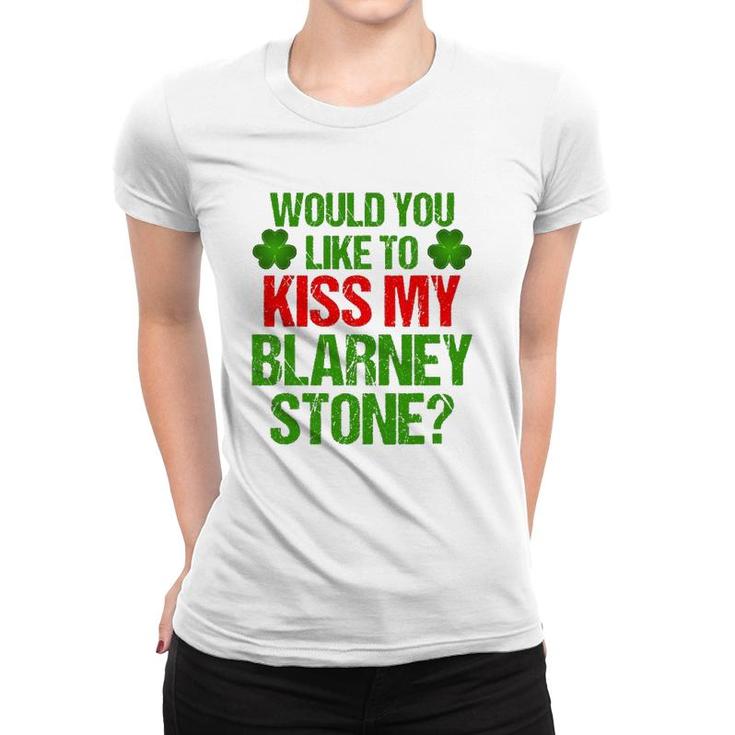Funny St Patrick's Day Kiss My Blarney Stone Irish Gift Women T-shirt