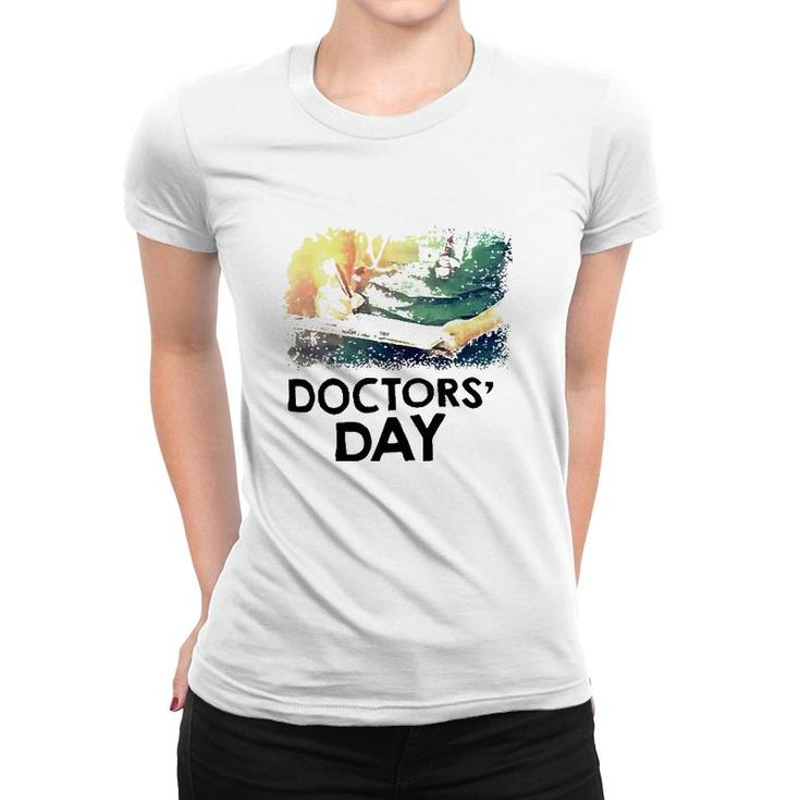 Happy Doctor's Day March 30Th Doctors's Day Women T-shirt