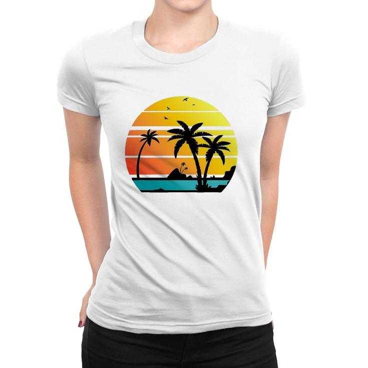 Sunset Coconut Palm Trees Summer Vibes Retro Tropical Summer Women T-shirt