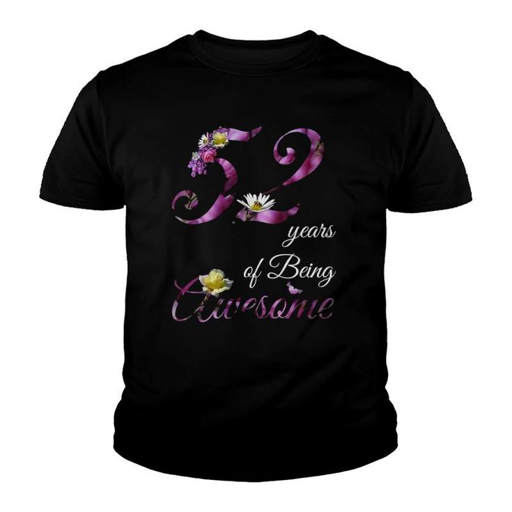 52 Years Old  Awesome Floral 1970 52Nd Birthday Gift Youth T-shirt