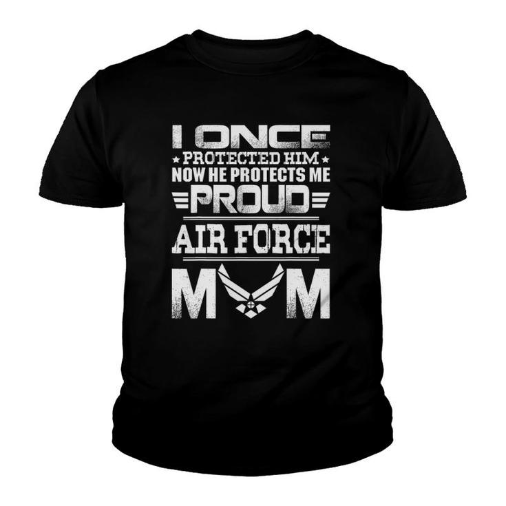 Air Force Momi Once Protected Him Now He Protects Me Youth T-shirt