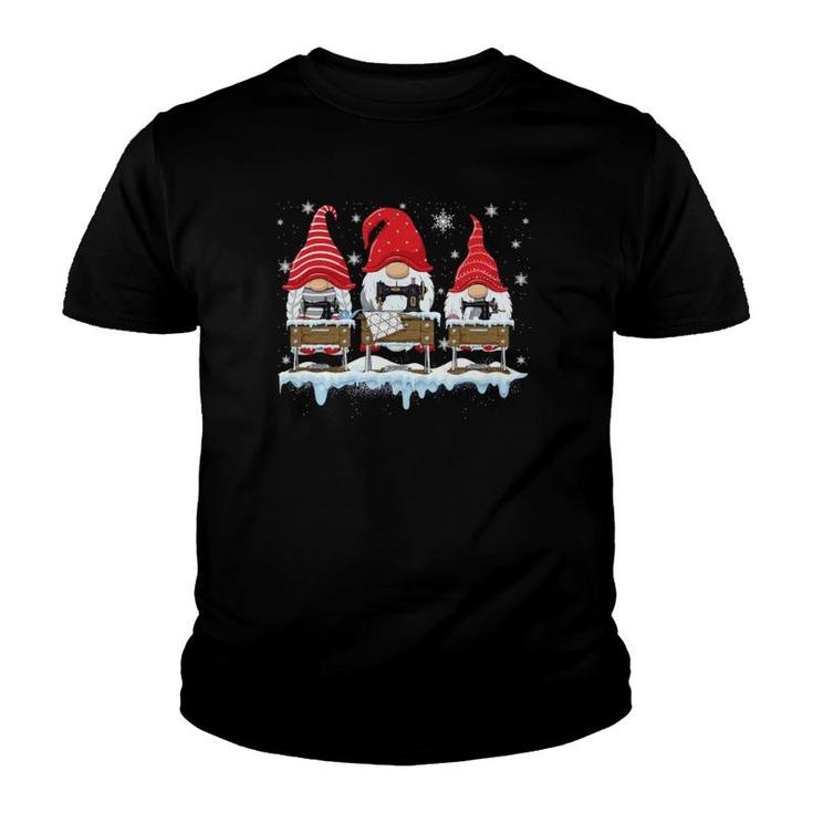 Cute Sewing Gnomes Santa Quilting Xmas Funny Christmas Gift Youth T-shirt