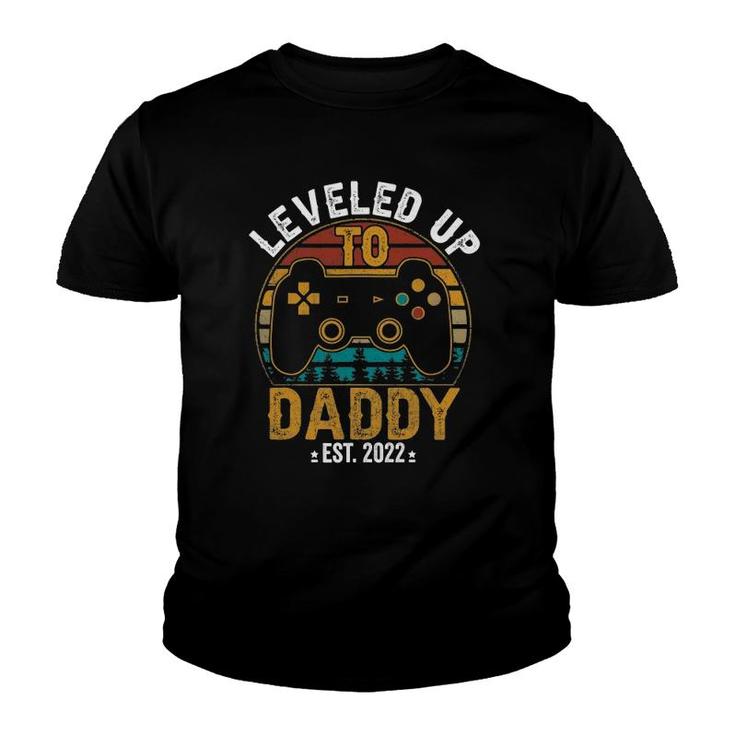 I Leveled Up To Daddy 2022 Funny Soon To Be Dad 2022 Gamer Youth T-shirt