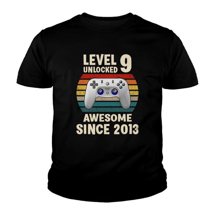 Level 9 Unlocked Awesome Since 2013 9Th Birthday Vintage Gamer Youth T-shirt