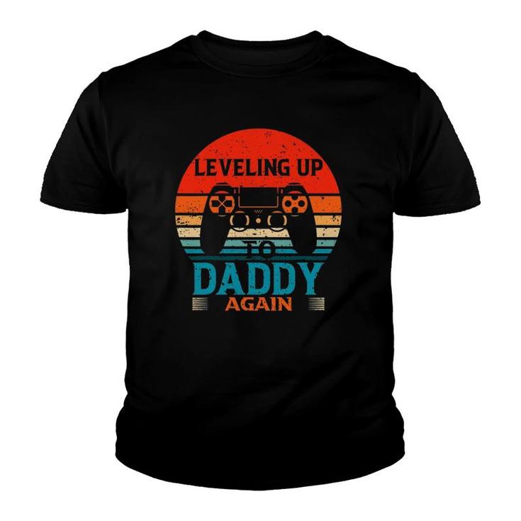 Mens Funny Leveling Up To Daddy Again Father's Day Vintage Youth T-shirt