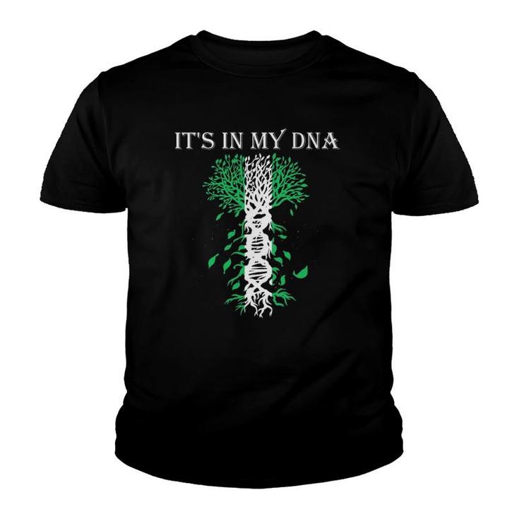 Nigeria It's In My Dna Nigerian Roots Flag Proud Nigerian Youth T-shirt