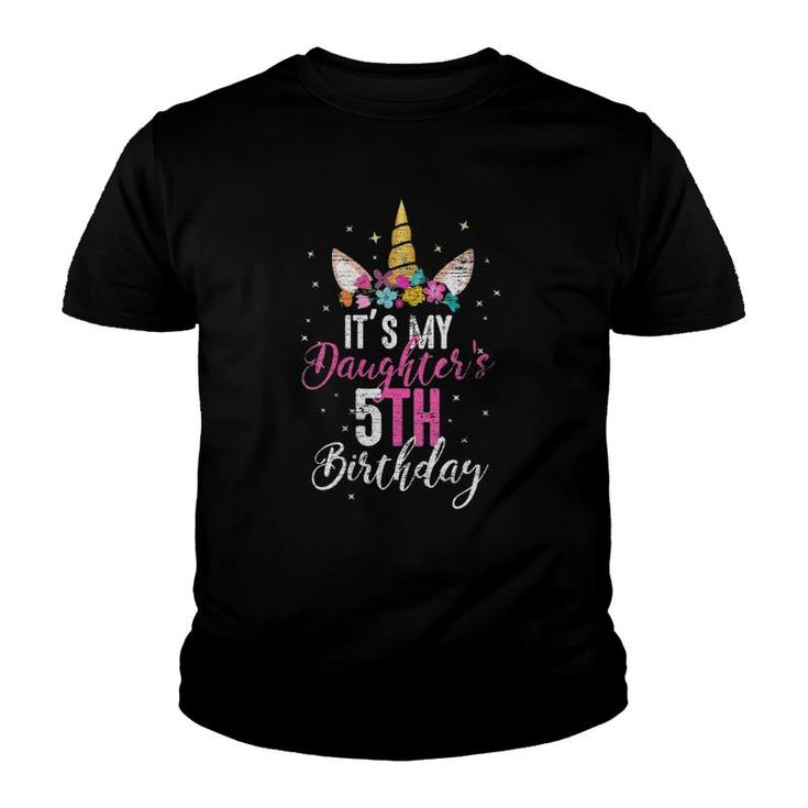 Womens Its My Daughters 5Th Birthay Mommy Gift Unicorn Birthday V-Neck Youth T-shirt