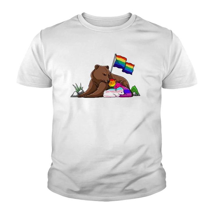 Bear Mom Free Hug Lgbt Gay Transgender Pride Accepting Youth T-shirt