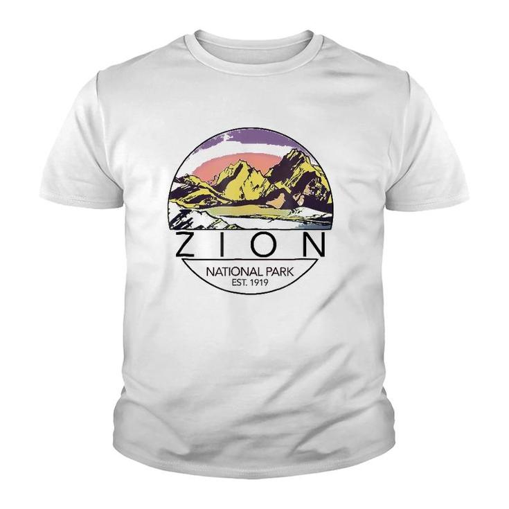 Retro Vintage Zion  National Parks Tee Youth T-shirt