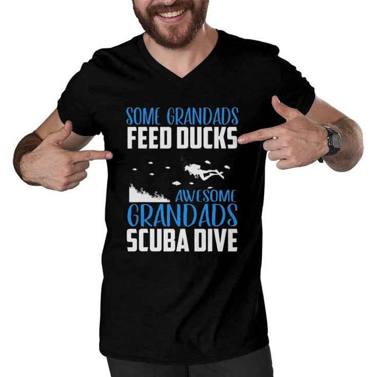 Awesome Grandads Scuba Dive Diving Grandpa Diver Funny Gift Men V-Neck Tshirt