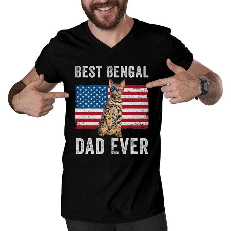 Bengal Dad American Flag Bengal Cat Lover Owner Kitty Kitten Men V-Neck Tshirt