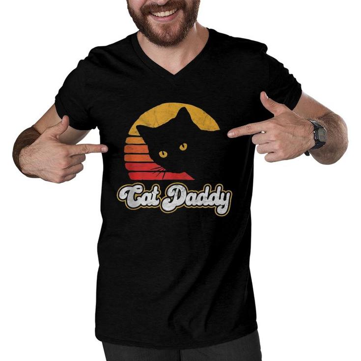 Cat Daddy Funny Vintage Eighties Style Cat Retro Distressed Men V-Neck Tshirt