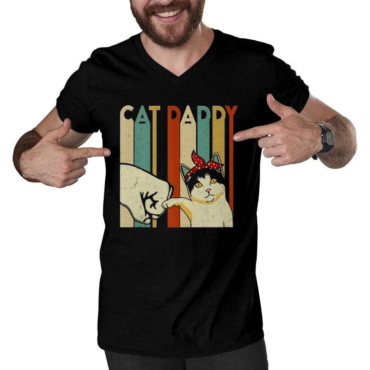 Cats 365 Cat Daddy Men Gift Retro Funny Cats Men V-Neck Tshirt