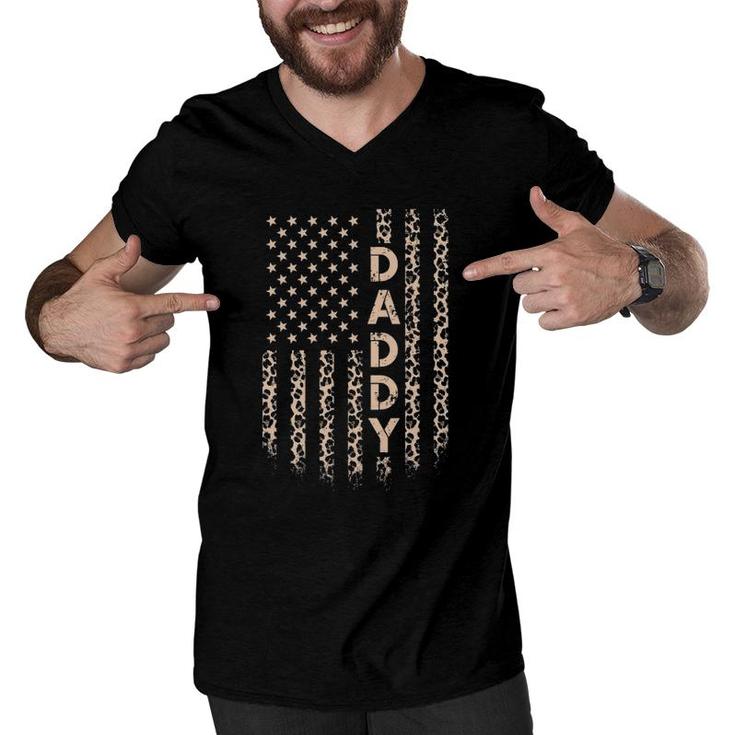 Daddy American Flag Usa Leopard Print Dad Men V-Neck Tshirt