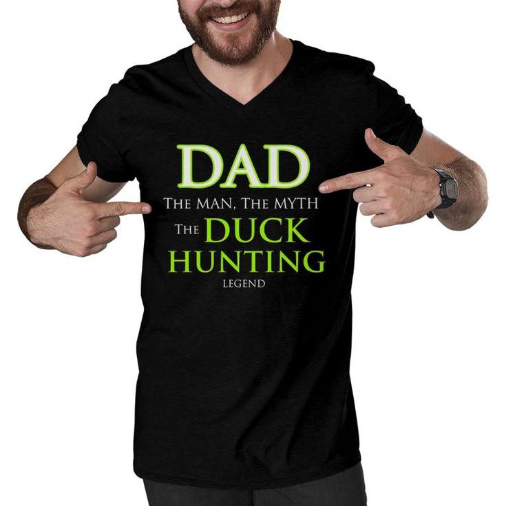 Duck Hunting Gift Top For Dads Men And Grandpa That Hunt Men V-Neck Tshirt