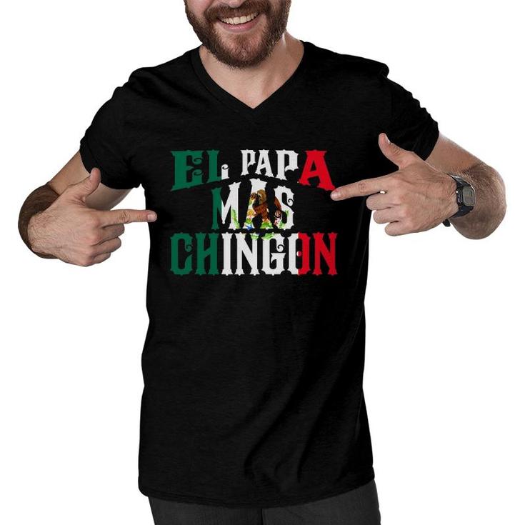 El Papa Mas Chingon Funny Spanish Mexican Dad Regalo Men V-Neck Tshirt