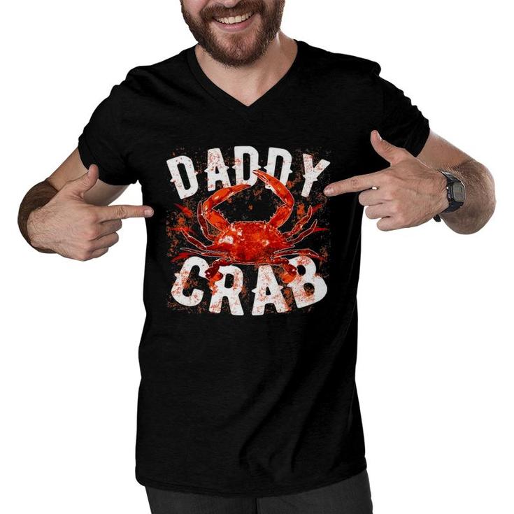 Father's Day Funny Gift - Daddy Crab Men V-Neck Tshirt