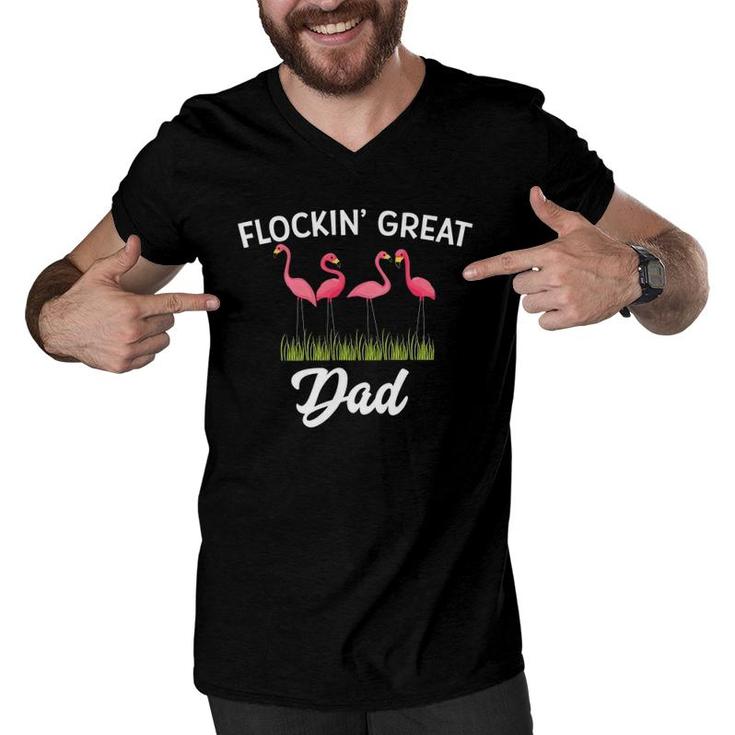 Flockin Great Dad Funny Father's Day Flamingo Pun Men V-Neck Tshirt