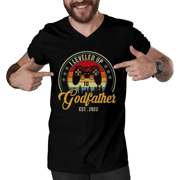 I Leveled Up To Godfather 2022 New Godfather Soon To Be Dad Men V-Neck Tshirt