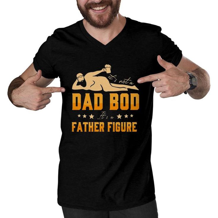 It's Not A Dad Bob It's A Father Figure Beared Man Holding Beer Father's Day Drinking Men V-Neck Tshirt