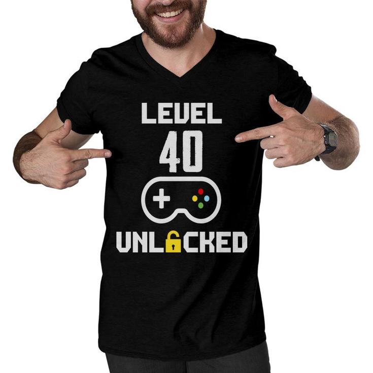 Level 40 Unlocked Video Game 40Th Birthday Gamer Men V-Neck Tshirt