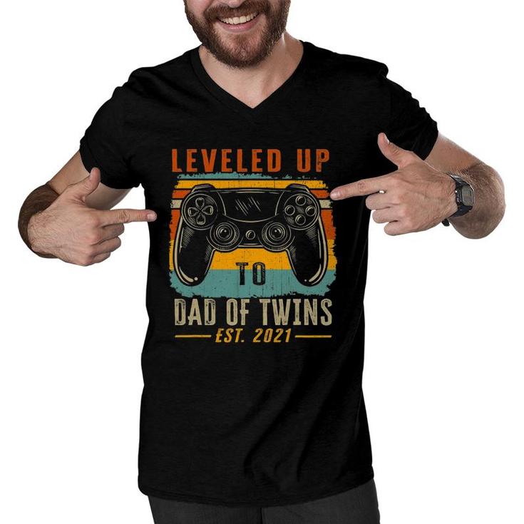 Leveled Up To Dad Of Twins Est 2021 Father's Day Men V-Neck Tshirt