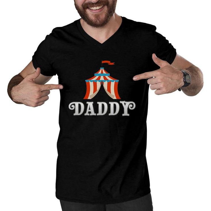 Mens Carnival Daddy Circus Event Ringmaster Dad Fathers Day Gift Men V-Neck Tshirt