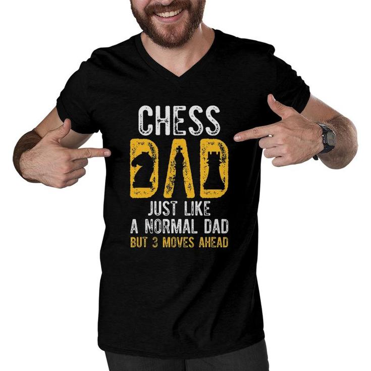 Mens Chess Dad 3 Moves Ahead Chess Playing Father Men V-Neck Tshirt