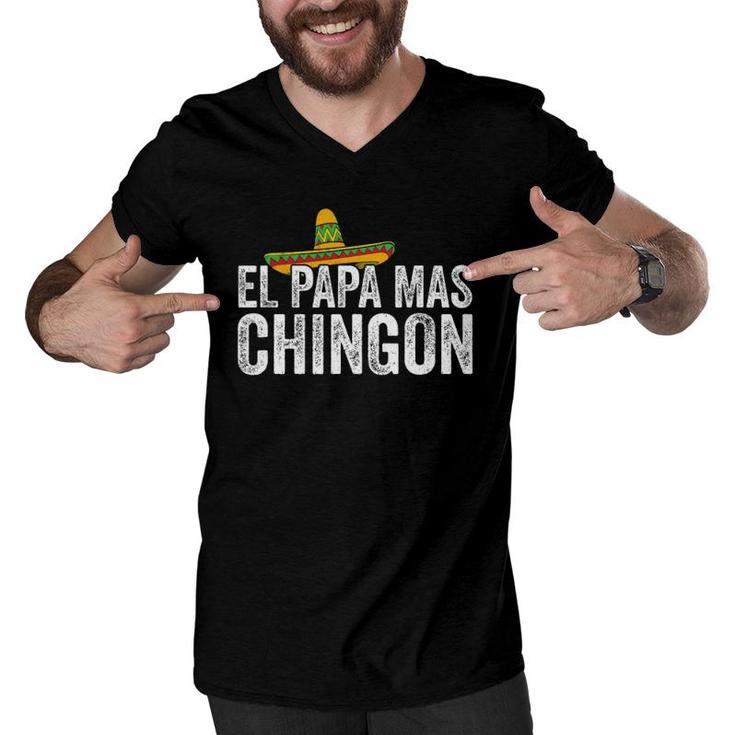 Mens El Papa Mas Chingon Spanish Mexican Dad Father's Day Gift Men V-Neck Tshirt
