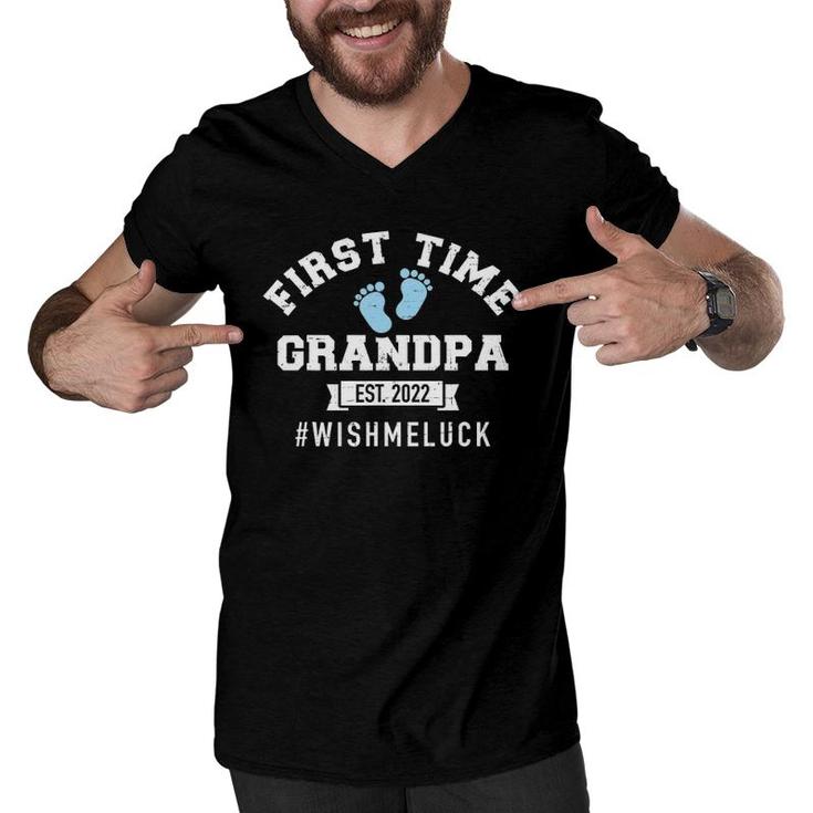Mens First Time Grandpa 2022 Wish Me Luck Men V-Neck Tshirt