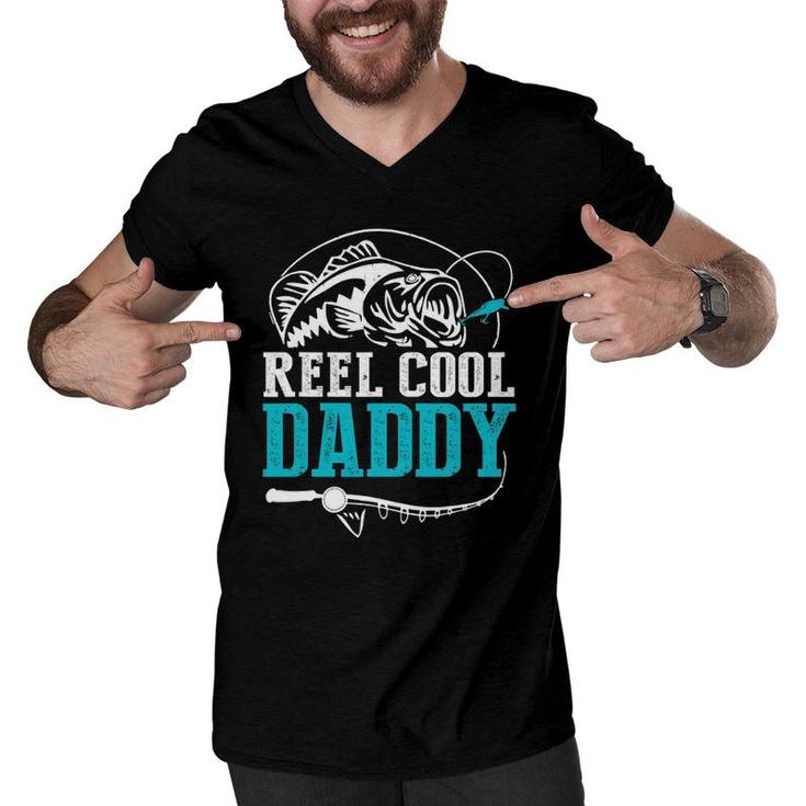Mens Funny Fishing Tee Vintage Reel Cool Daddy Men V-Neck Tshirt