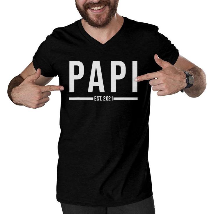 Mens Papi Est 2021 First Time Grandpa New Baby Family Men V-Neck Tshirt