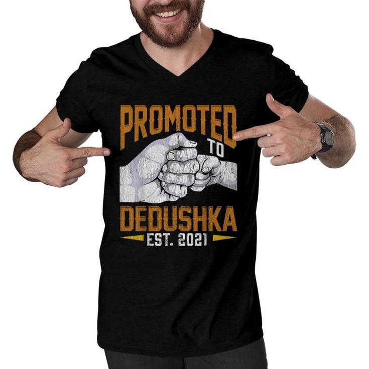 Mens Promoted To Dedushka Est 2021 Father's Day Gift New Dedushka Men V-Neck Tshirt
