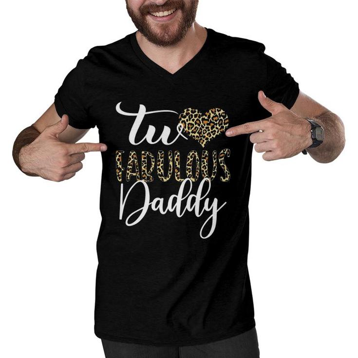 Mens Two Fabulous Daddy 2Nd Birthday Leopard Family Matching Men V-Neck Tshirt